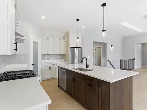 Kitchen - 50623 Timberstone, Macomb, MI 48042 photo 6 of 9