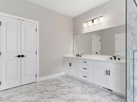 Bath - 50623 Timberstone, Macomb, MI 48042 photo 9 of 10