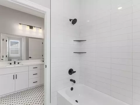 Bath - 50623 Timberstone, Macomb, MI 48042 photo 5 of 10