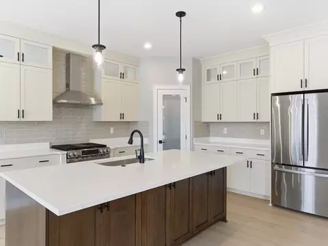 Kitchen - 50623 Timberstone, Macomb, MI 48042 photo 5 of 9