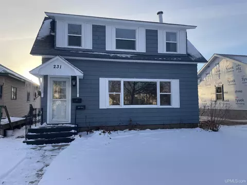 Exterior - 231 Ogden, Escanaba, MI 49829 photo 2 of 7