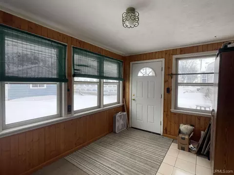 Exterior - 231 Ogden, Escanaba, MI 49829 photo 6 of 7