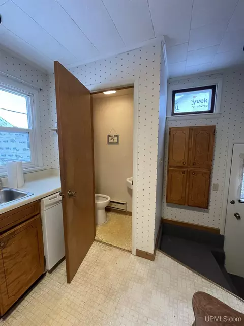 Other - 231 Ogden, Escanaba, MI 49829 photo 2 of 15