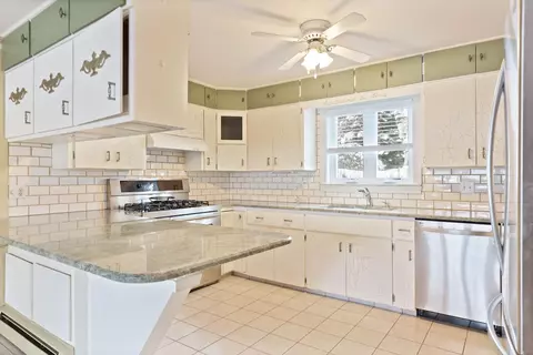 Kitchen - 235 Cherry, Frankenmuth, MI 48734 photo 2 of 5