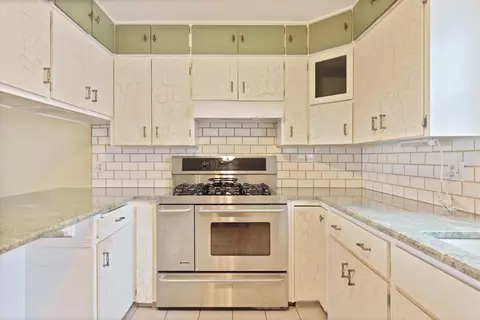 Kitchen - 235 Cherry, Frankenmuth, MI 48734 photo 3 of 5