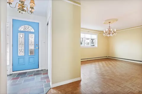 Entry Way - 235 Cherry, Frankenmuth, MI 48734 photo 2 of 6