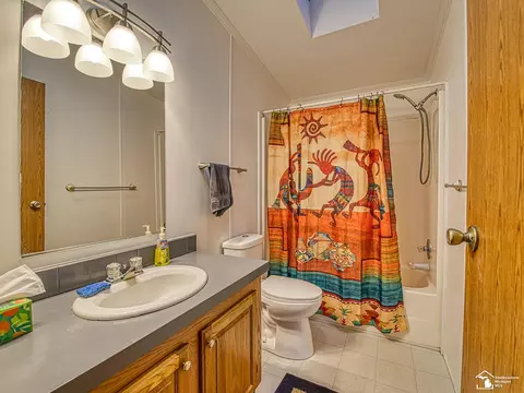 Bath - 10101 Tabbert, Riga, MI 49276 photo 3 of 4