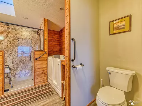 Bath - 10101 Tabbert, Riga, MI 49276 photo 2 of 4