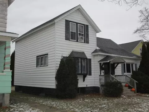 308310 S 12th, Escanaba, MI 49829