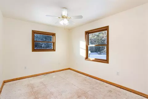 Bedroom - 4294 Turtle, Turner, MI 48765 photo 4 of 4