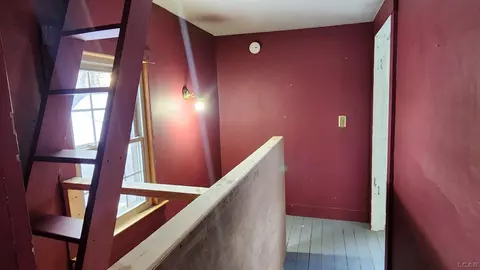 Entry Way - 416 E Logan, Tecumseh, MI 49286 photo 16 of 17