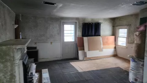 Living - 416 E Logan, Tecumseh, MI 49286 photo 3 of 3
