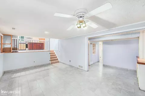 Living - 3675 Anvil, Troy, MI 48083 photo 5 of 6