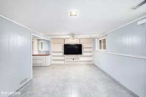 Living - 3675 Anvil, Troy, MI 48083 photo 6 of 6