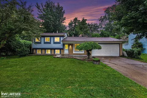 3675 Anvil, Troy, MI 48083