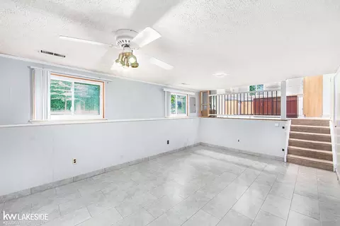 Living - 3675 Anvil, Troy, MI 48083 photo 4 of 6