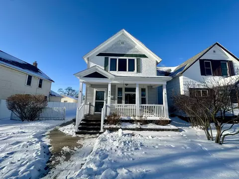 404 S 15th, Escanaba, MI 49829