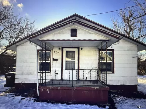 637 W Beecher, Adrian, MI 49221