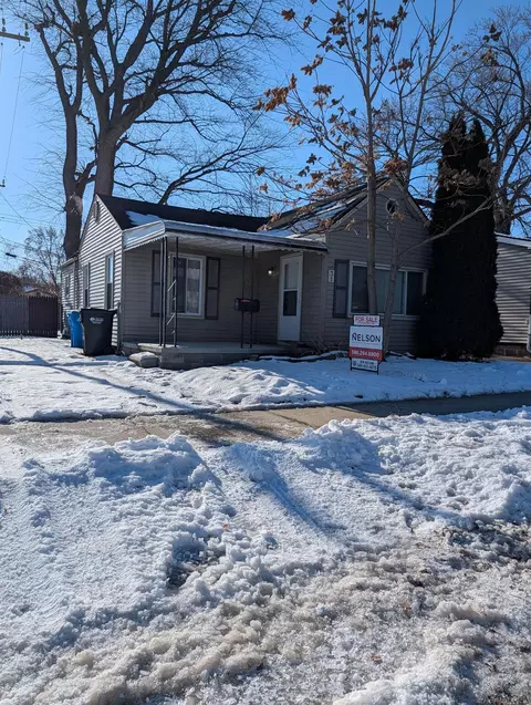 31 W Kalama, Madison Heights, MI 48071