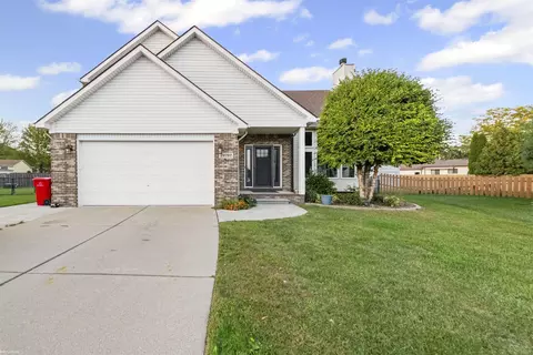 28787 Yorkshire, New Baltimore, MI 48047