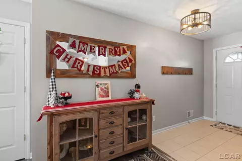 Entry Way - 3110 Crabtree, Tecumseh, MI 49286 photo 1 of 2