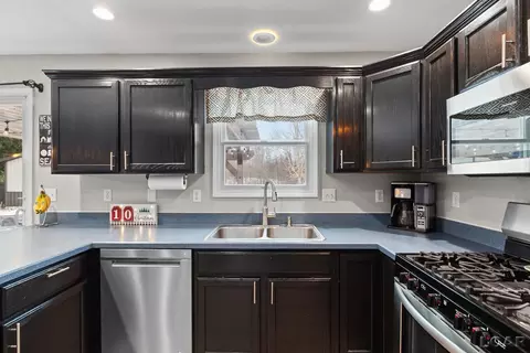 Kitchen - 3110 Crabtree, Tecumseh, MI 49286 photo 4 of 6