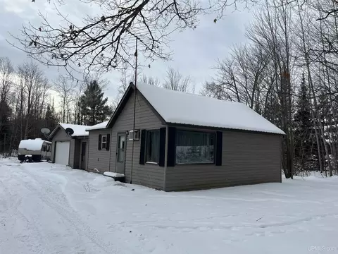 715 Us8, Armstrong Creek, WI 54103
