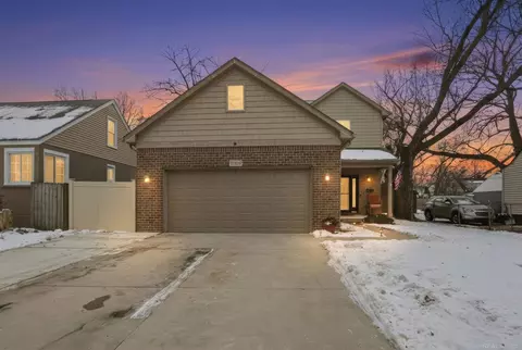 21818 Grand Lk, Saint Clair Shores, MI 48080