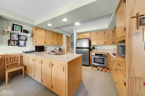 Kitchen - 528 Hidden, Grosse Pointe Woods, MI 48236 photo 1 of 2