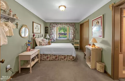 Bedroom - 528 Hidden, Grosse Pointe Woods, MI 48236 photo 2 of 3
