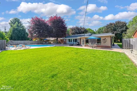 Exterior - 528 Hidden, Grosse Pointe Woods, MI 48236 photo 7 of 7