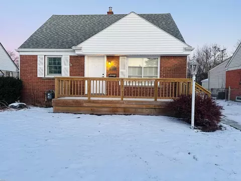 25704 Waldorf, Roseville, MI 48066