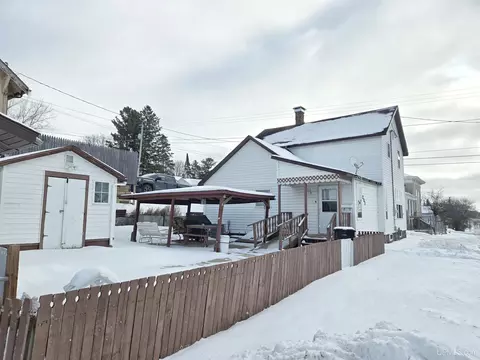 205 Iron Mtn, Iron Mountain, MI 49801