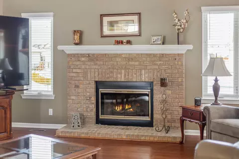 22561 Bluewater Dr, Macomb, MI 48044 photo 5