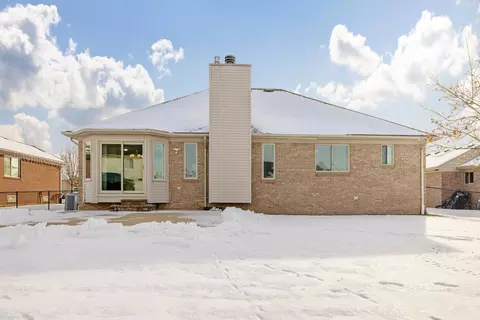 22561 Bluewater Dr, Macomb, MI 48044 photo 34