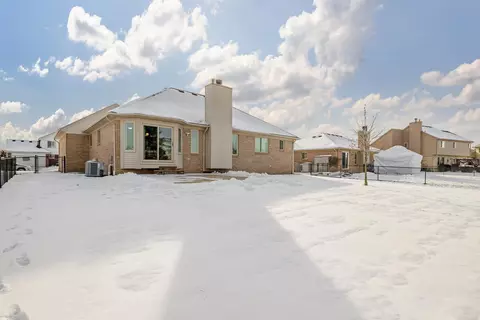 22561 Bluewater Dr, Macomb, MI 48044 photo 31