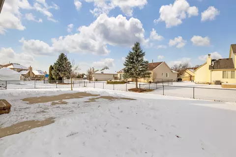 22561 Bluewater Dr, Macomb, MI 48044 photo 36