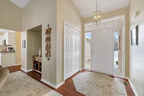 22561 Bluewater Dr, Macomb, MI 48044 photo 4