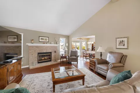 22561 Bluewater Dr, Macomb, MI 48044 photo 6