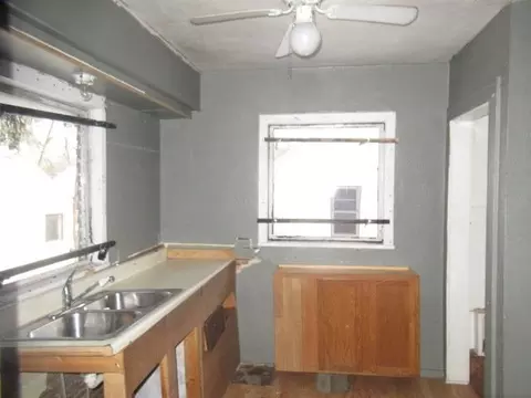 1702 Stevenson, Flint, MI 48504 photo 2