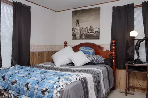 Bedroom - 302 E State, Corunna, MI 48817 photo 5 of 7