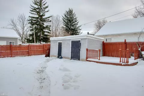 Exterior - 302 E State, Corunna, MI 48817 photo 3 of 4