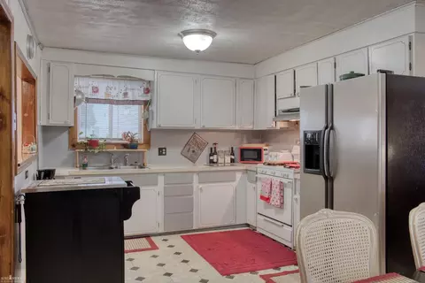 Kitchen - 302 E State, Corunna, MI 48817 photo 1 of 4
