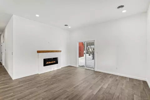 Living - 145 N Elms, Flushing, MI 48433 photo 1 of 5