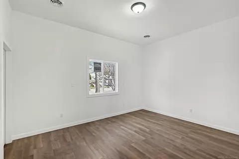 Bedroom - 145 N Elms, Flushing, MI 48433 photo 1 of 7
