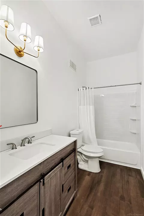 Bath - 145 N Elms, Flushing, MI 48433 photo 2 of 2