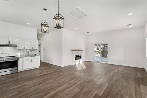 Living - 145 N Elms, Flushing, MI 48433 photo 5 of 5