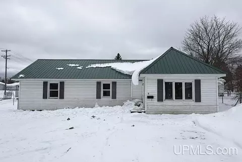 422 E A, Newberry, MI 49868