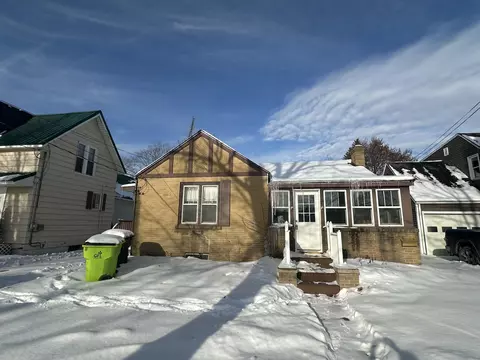 110 W State, Clare, MI 48617