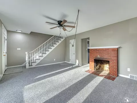 Living - 527 E Fifth, Monroe, MI 48161 photo 4 of 6